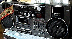 Sharp GF A2 AM-FM Cassette Portable Boom Box w-Equalizer.JPG (29729 bytes)